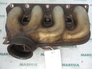 Used Exhaust manifold Citroen Xsara Picasso (CH) 2.0 16V Price € 50,00 Margin scheme offered by Maresia Parts
