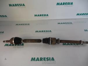 Used Front drive shaft, right Renault Grand Scénic II (JM) 1.5 dCi 100 Price € 50,00 Margin scheme offered by Maresia Parts