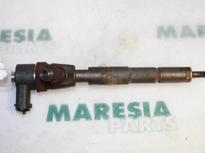 Usagé Injecteurs Fiat Croma (194) 1.9 D Multijet 16V Prix € 105,00 Règlement à la marge proposé par Maresia Parts