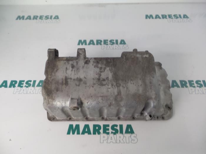 Usagé Couvercle carter Peugeot 807 2.0 HDi 16V Prix € 75,00 Règlement à la marge proposé par Maresia Parts