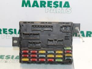 Usagé Boîte à fusibles Lancia Lybra 1.8 16V VVT Prix € 25,00 Règlement à la marge proposé par Maresia Parts