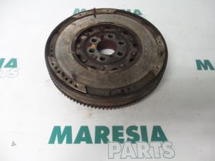 Usagé Volant d'inertie Alfa Romeo 166 2.0 Twin Spark 16V Prix € 157,50 Règlement à la marge proposé par Maresia Parts