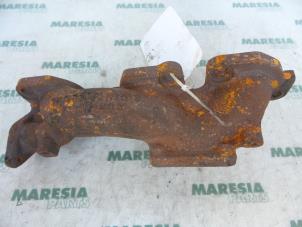 Used Exhaust manifold Peugeot 607 (9D/U) 2.7 HDi V6 24V Price € 35,00 Margin scheme offered by Maresia Parts