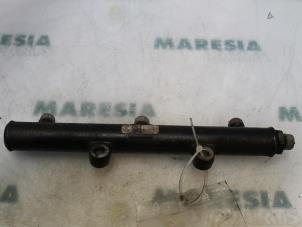 Used Fuel injector nozzle Peugeot 607 (9D/U) 2.7 HDi V6 24V Price € 50,00 Margin scheme offered by Maresia Parts