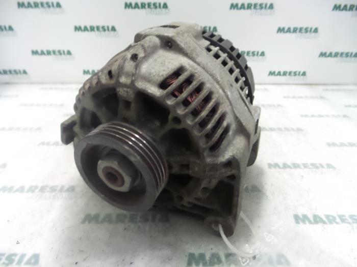 Begagnade Dynamo Renault Twingo (C06) 1.2 Pris € 50,00 Marginaltabell erbjuds av Maresia Parts