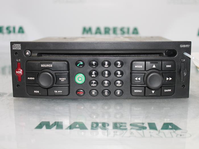 Reproductor de CD y radio de un Lancia Phedra 2.2 JTD 16V 2004