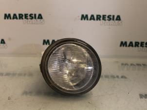 Used Fog light, front right Renault Clio II (BB/CB) 2.0 16V Sport Price € 15,00 Margin scheme offered by Maresia Parts