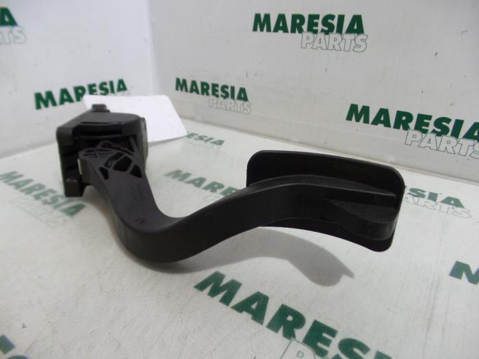Begagnade Gaspedalsensor Citroen C4 Grand Picasso (UA) 2.0 HDiF 16V 135 Pris € 30,00 Marginaltabell erbjuds av Maresia Parts