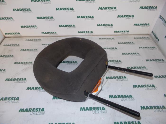 Używane Zaglówek Citroen Xsara Picasso (CH) 1.8 16V Cena € 25,00 Procedura marży oferowane przez Maresia Parts