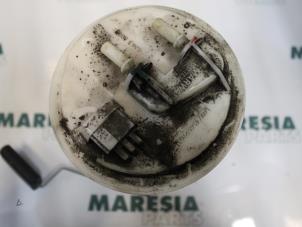 Used Electric fuel pump Renault Clio II (BB/CB) 1.4 16V Price € 20,00 Margin scheme offered by Maresia Parts