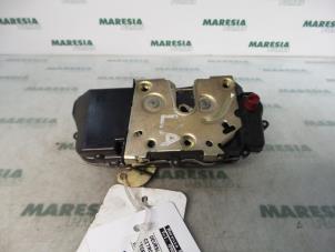 Used Rear door lock mechanism 4-door, left Citroen Xsara Picasso (CH) 2.0 16V Price € 25,00 Margin scheme offered by Maresia Parts