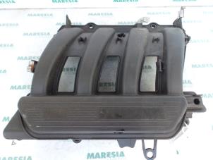 Used Intake manifold Renault Laguna II (BG) 1.6 16V Price € 40,00 Margin scheme offered by Maresia Parts