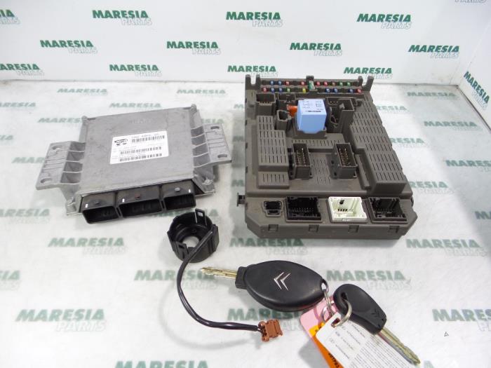 Engine management computer Citroen C5 I Berline 2.0 16V - 00001938PZ RFN