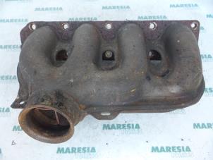 Used Exhaust manifold Citroen C4 Coupé (LA) 2.0 16V Price € 50,00 Margin scheme offered by Maresia Parts