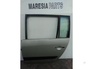 Used Rear door 4-door, left Renault Espace (JK) 2.2 dCi 150 16V Grand Espace Price € 75,00 Margin scheme offered by Maresia Parts