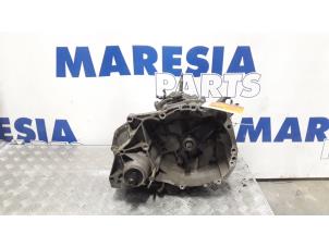 Used Gearbox Renault Clio II (BB/CB) 1.2 16V Price € 157,50 Margin scheme offered by Maresia Parts