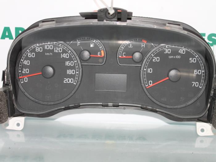 Używane Tablica rozdzielcza Fiat Punto II (188) 1.4 16V Cena € 25,00 Procedura marży oferowane przez Maresia Parts