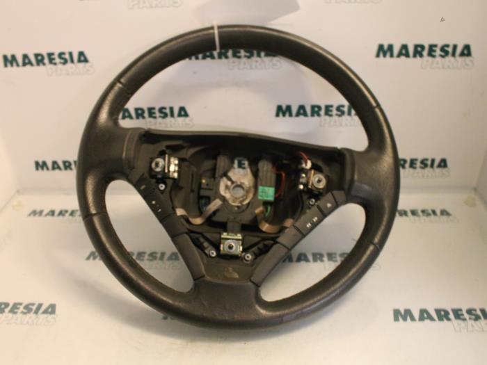 Używane Kierownica Fiat Croma (194) 1.9 D Multijet 16V Cena € 75,00 Procedura marży oferowane przez Maresia Parts