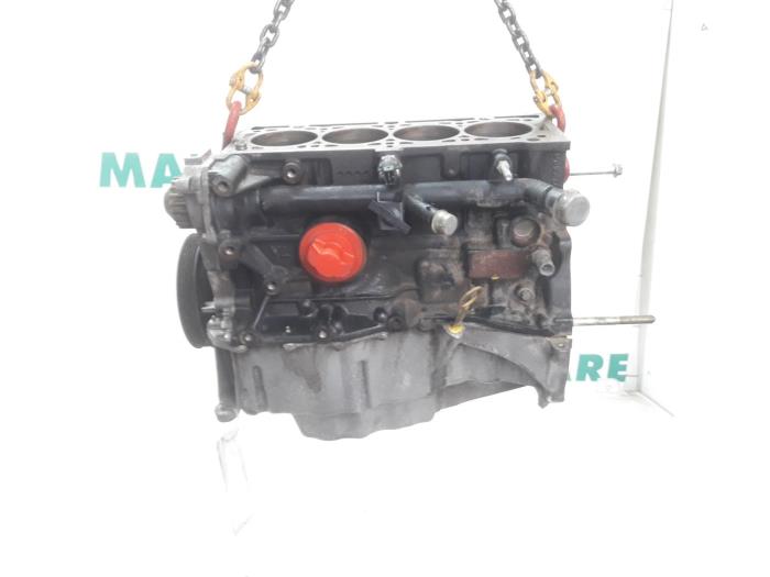 Used Engine Renault Megane II CC (EM) 1.6 16V Price € 199,00 Margin scheme offered by Maresia Parts