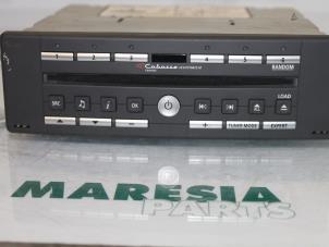 Usados Reproductor de CD y radio Renault Espace (JK) 2.0 16V Turbo Precio € 210,00 Norma de margen ofrecido por Maresia Parts