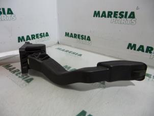 Używane Czujnik polozenia pedalu gazu Peugeot 307 (3A/C/D) 1.6 16V Cena € 50,00 Procedura marży oferowane przez Maresia Parts