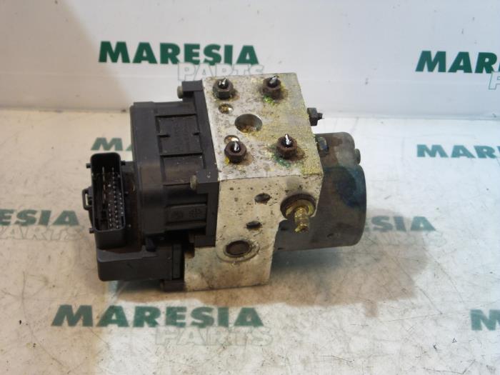 Used ABS pump Citroen Xsara Picasso (CH) 1.8 16V Price € 105,00 Margin scheme offered by Maresia Parts