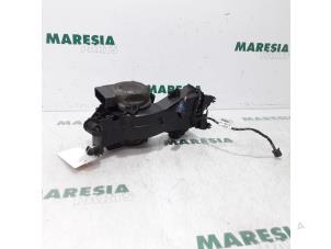 Usagé Boîtier chauffage Citroen C6 (TD) 2.7 HDiF V6 24V Prix € 262,50 Règlement à la marge proposé par Maresia Parts