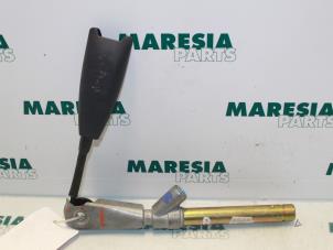 Used Seatbelt tensioner, right Renault Espace (JK) 2.0 16V Price € 30,00 Margin scheme offered by Maresia Parts