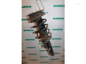 Begagnade Stötdämparstång, höger fram Peugeot 406 Break (8E/F) 2.9 V6 24V Pris € 30,00 Marginaltabell erbjuds av Maresia Parts