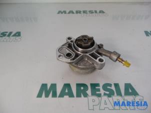 Usagé Pompe à vide (diesel) Peugeot 206 SW (2E/K) 2.0 HDi Prix € 50,00 Règlement à la marge proposé par Maresia Parts