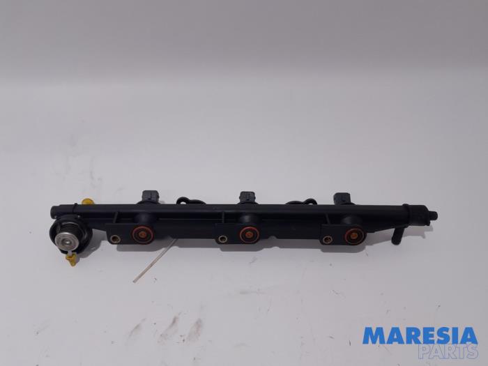 Usagé Système d'injection Peugeot 406 (8B) 2.9 V6 24V Prix € 50,00 Règlement à la marge proposé par Maresia Parts