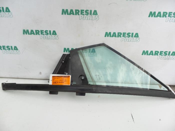 Usados Ventanilla triangular izquierda delante Peugeot 306 (7D) 1.8 16V Precio € 105,00 Norma de margen ofrecido por Maresia Parts