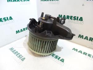 Usagé Moteur de ventilation chauffage Citroen Xsara (N1) 1.9D Prix € 25,00 Règlement à la marge proposé par Maresia Parts