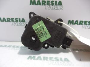 Used Heater valve motor Renault Laguna II (BG) 1.9 dCi 120 Price € 25,00 Margin scheme offered by Maresia Parts