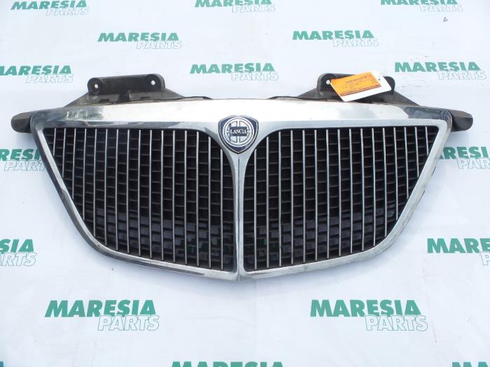 Begagnade Grill Lancia Phedra 2.2 JTD 16V Pris € 105,00 Marginaltabell erbjuds av Maresia Parts