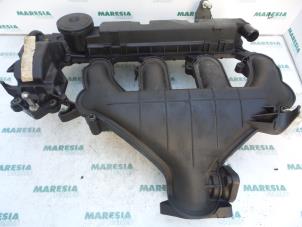 Used Intake manifold Peugeot 407 SW (6E) 2.0 HDiF 16V Price € 75,00 Margin scheme offered by Maresia Parts