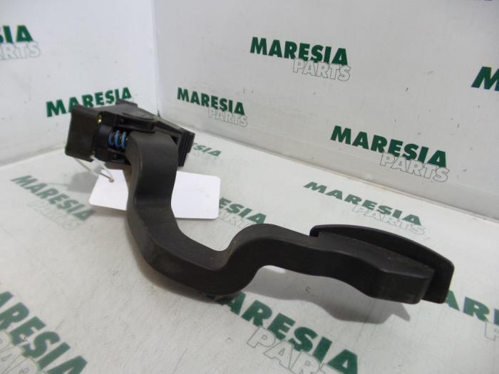 Begagnade Gaspedalsensor Fiat Stilo (192A/B) 2.4 20V Abarth 3-Drs. Pris € 25,00 Marginaltabell erbjuds av Maresia Parts