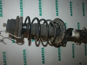 Used Front shock absorber rod, right Fiat Stilo (192A/B) 1.6 16V 3-Drs. Price € 40,00 Margin scheme offered by Maresia Parts