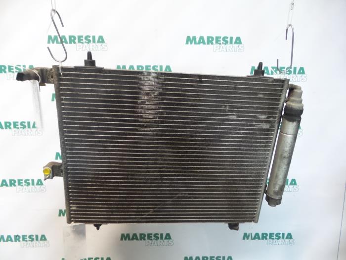 Usagé Condenseur de climatisation Lancia Phedra 2.2 JTD 16V Prix € 60,00 Règlement à la marge proposé par Maresia Parts
