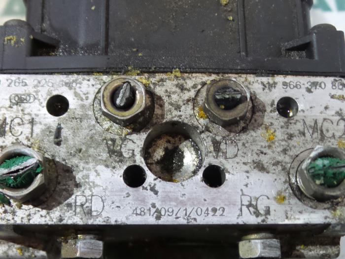ABS Pumpe van een Lancia Phedra 2.2 JTD 16V 2004