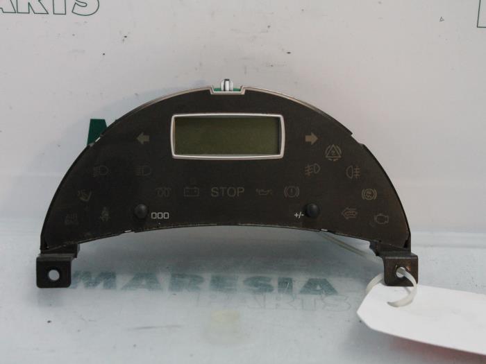 Begagnade Innerdisplay Lancia Phedra 2.2 JTD 16V Pris € 20,00 Marginaltabell erbjuds av Maresia Parts