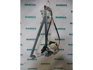 Used Window mechanism 4-door, front right Lancia Phedra 2.2 JTD 16V Price € 157,50 Margin scheme offered by Maresia Parts