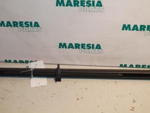 Used Rear blind Lancia Phedra 2.2 JTD 16V Price € 50,00 Margin scheme offered by Maresia Parts