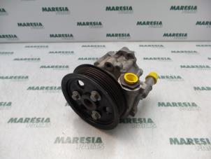 Usagé Pompe de direction Citroen C6 (TD) 2.7 HDiF V6 24V Prix € 105,00 Règlement à la marge proposé par Maresia Parts