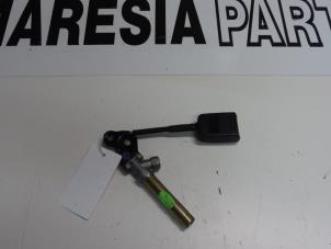 Usados Tensor de cinturón de seguridad derecha Citroen Xsara (N1) 1.9D Precio € 25,00 Norma de margen ofrecido por Maresia Parts