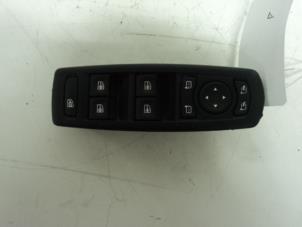 Used Multi-functional window switch Renault Megane III Grandtour (KZ) 1.5 dCi 110 Price € 35,00 Margin scheme offered by Maresia Parts