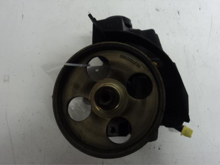 Usagé Pompe de direction Peugeot 206 (2A/C/H/J/S) 1.4 HDi Prix € 50,00 Règlement à la marge proposé par Maresia Parts