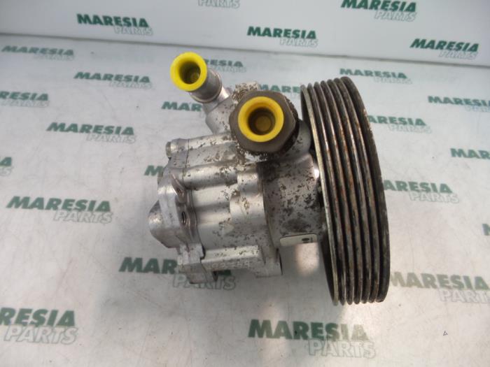 Usagé Pompe direction assistée Lancia Phedra 2.2 JTD 16V Prix € 75,00 Règlement à la marge proposé par Maresia Parts