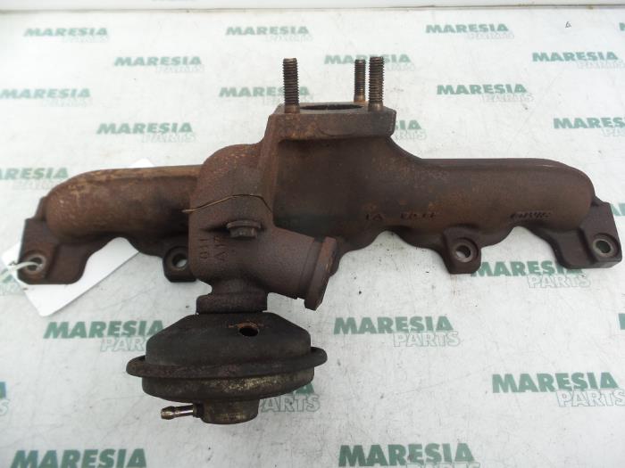 Używane Kolektor wydechowy Lancia Phedra 2.2 JTD 16V Cena € 65,00 Procedura marży oferowane przez Maresia Parts