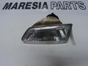 Używane Reflektor lewy Peugeot 106 I 1.1 i XN,XR,XT Cena € 35,00 Procedura marży oferowane przez Maresia Parts